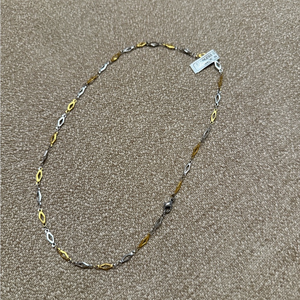Elegant Two-Tone Necklace